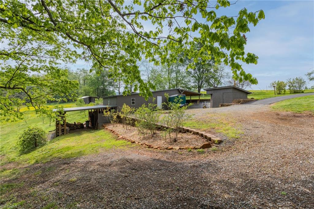 890 Pinnix Road Jonesville, NC 28642 - Photo 41 of 50 Gallery Image 41