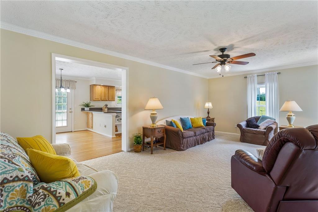 890 Pinnix Road Jonesville, NC 28642 - Photo 6 of 50 Gallery Image 6