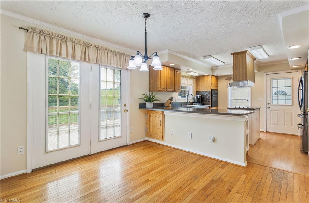 890 Pinnix Road Jonesville, NC 28642 - Photo 10 of 50 Gallery Image 10