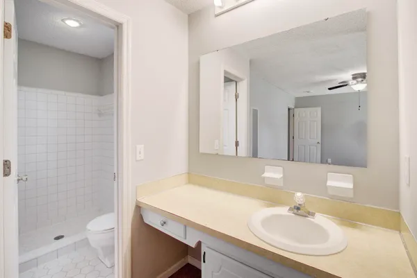 $1,995 | 1860 Piper Drive, Charleston, SC 29407