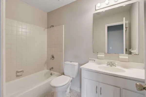 $1,995 | 1860 Piper Drive, Charleston, SC 29407