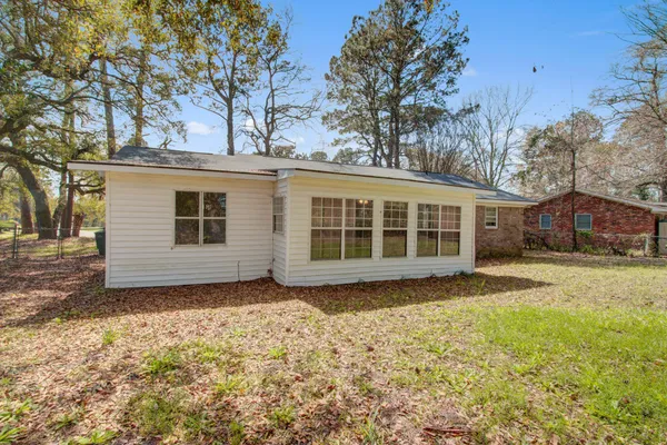 $1,995 | 1860 Piper Drive, Charleston, SC 29407