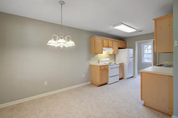 $1,995 | 1860 Piper Drive, Charleston, SC 29407