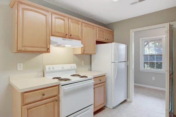 $1,995 | 1860 Piper Drive, Charleston, SC 29407