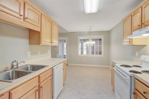 $1,995 | 1860 Piper Drive, Charleston, SC 29407