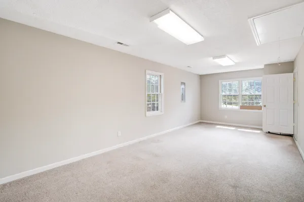 $1,995 | 1860 Piper Drive, Charleston, SC 29407