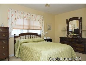 40 Squires Road Springfield, IL 62704 - Photo 7 of 13
