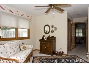 40 Squires Road Springfield, IL 62704 - Photo 10 of 13