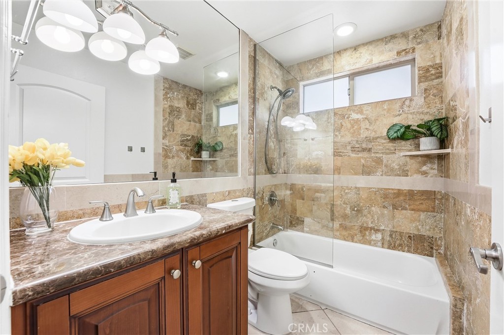 7006 Valmont Street, Unit B Tujunga, CA 91042 - Photo 21 of 28