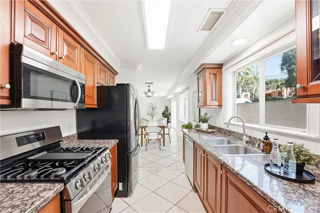 $875,000 | 7006 Valmont Street, Unit B, Tujunga, CA 91042