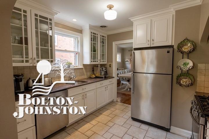 438 Roland Road Grosse Pointe, MI 48236 - Photo 12 of 33 Kitchen