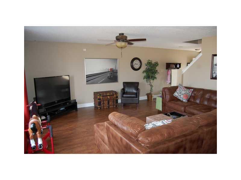9312 West Dockside Circle Pendleton, IN 46064 - Photo 3 of 16 Gallery Image 3