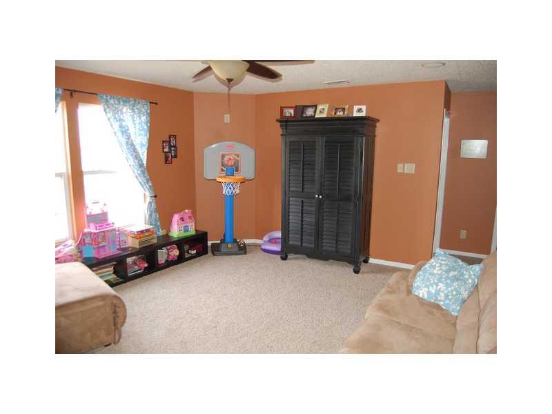 9312 West Dockside Circle Pendleton, IN 46064 - Photo 10 of 16 Gallery Image 10