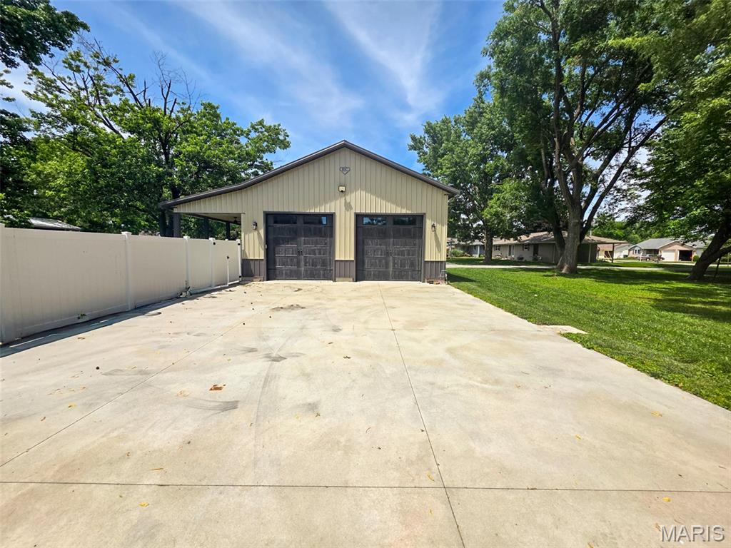 306 East Main Street Teutopolis, IL 62467 - Photo 21 of 27