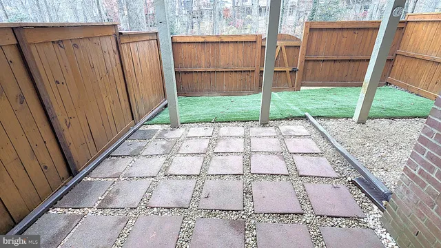 a view of a backyard with barn