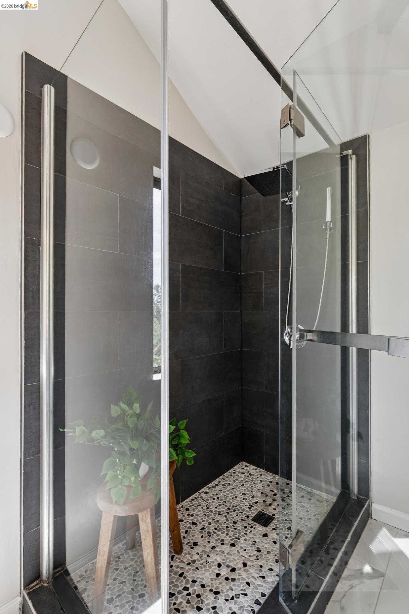 6281 Aspinwall Road Oakland, CA 94611 - Photo 49 of 71