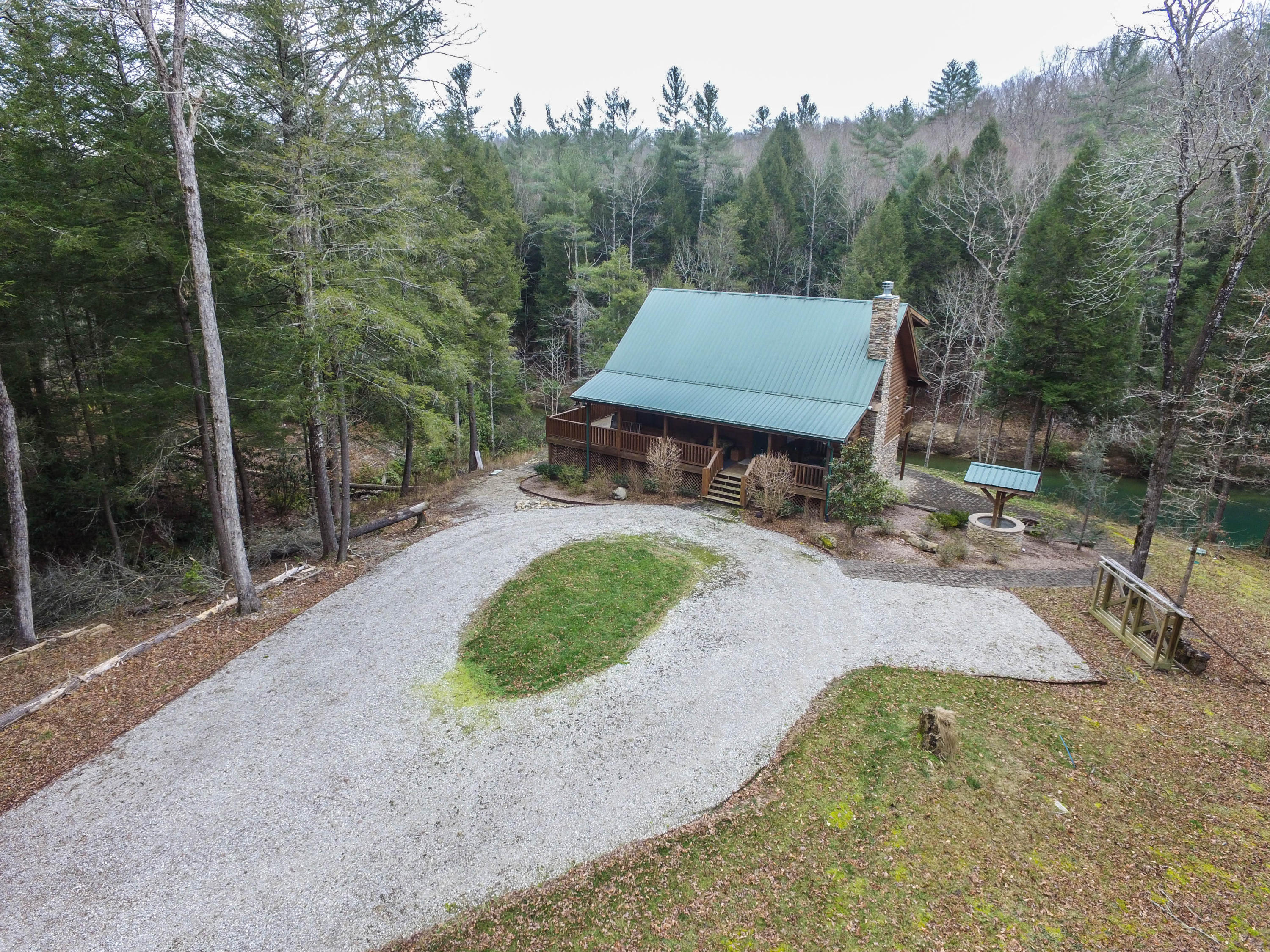 321 High Point Road Deer Lodge, TN 37726 - Photo 3 of 39 DJI_0112