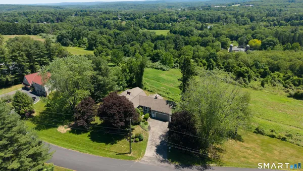 $760,000 | 15 Valley View Road, Newtown, CT 06470