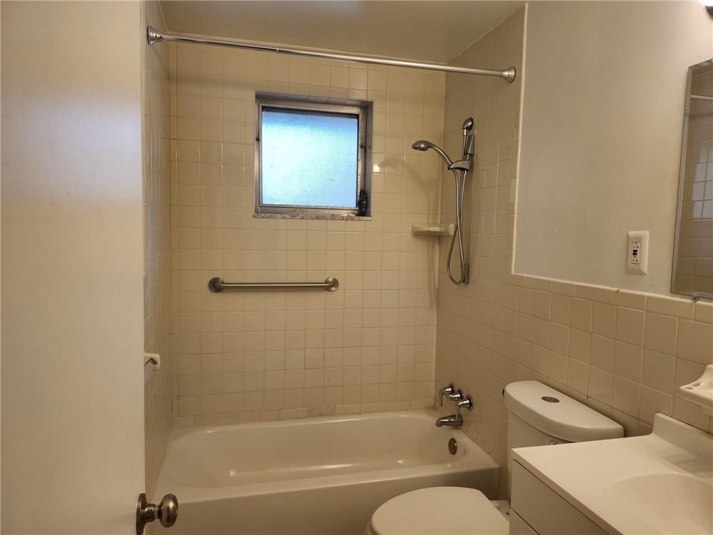 1406 Greentree Road Pittsburgh, PA 15220 - Photo 15 of 19 Gallery Image 15