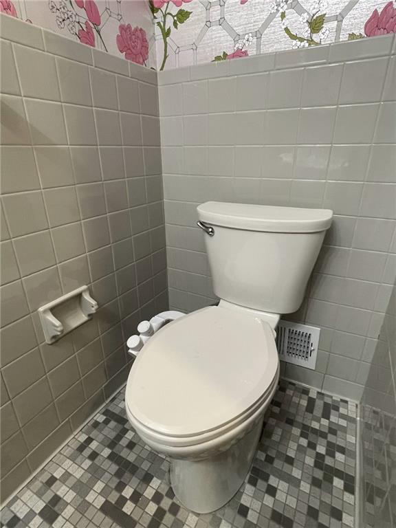 1406 Greentree Road Pittsburgh, PA 15220 - Photo 16 of 19 Gallery Image 16