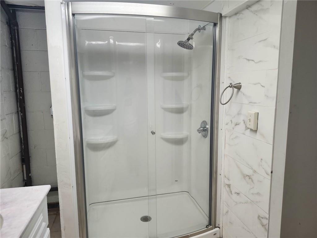 1406 Greentree Road Pittsburgh, PA 15220 - Photo 17 of 19 Gallery Image 17