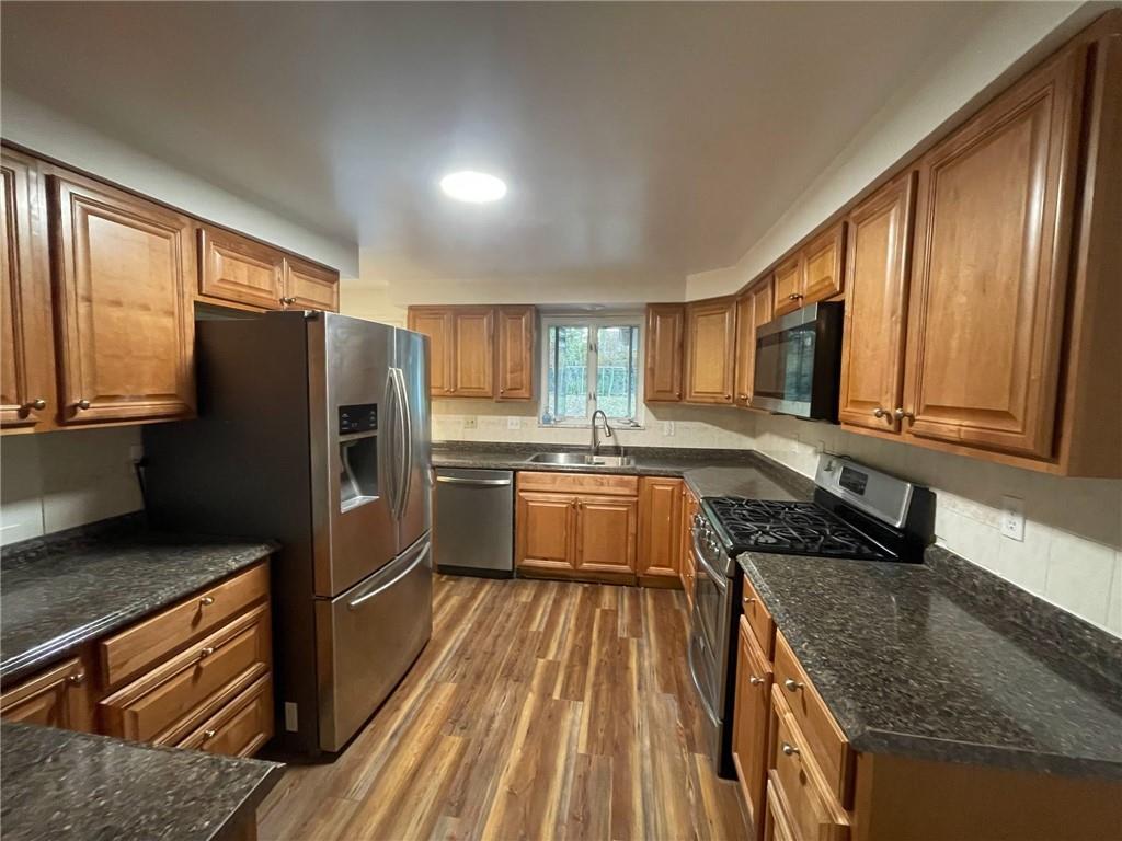 1406 Greentree Road Pittsburgh, PA 15220 - Photo 2 of 19 Gallery Image 2