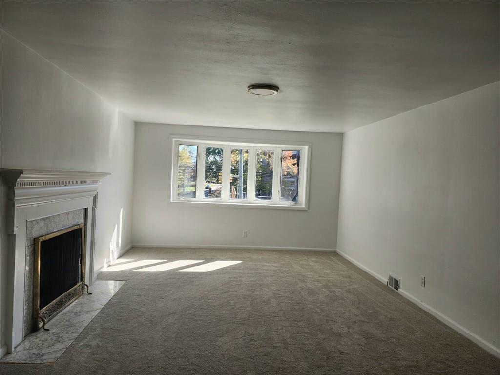 1406 Greentree Road Pittsburgh, PA 15220 - Photo 5 of 19 Gallery Image 5
