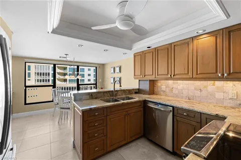 $1,995,000 | 4451 Gulf Shore Boulevard North, Unit 1901, Naples, FL 34103