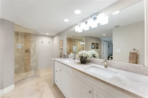 $1,995,000 | 4451 Gulf Shore Boulevard North, Unit 1901, Naples, FL 34103