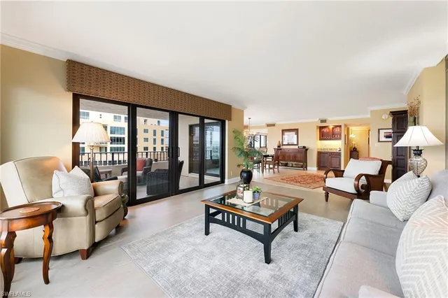 $1,799,000 | 4451 Gulf Shore Boulevard North, Unit 1901, Naples, FL 34103