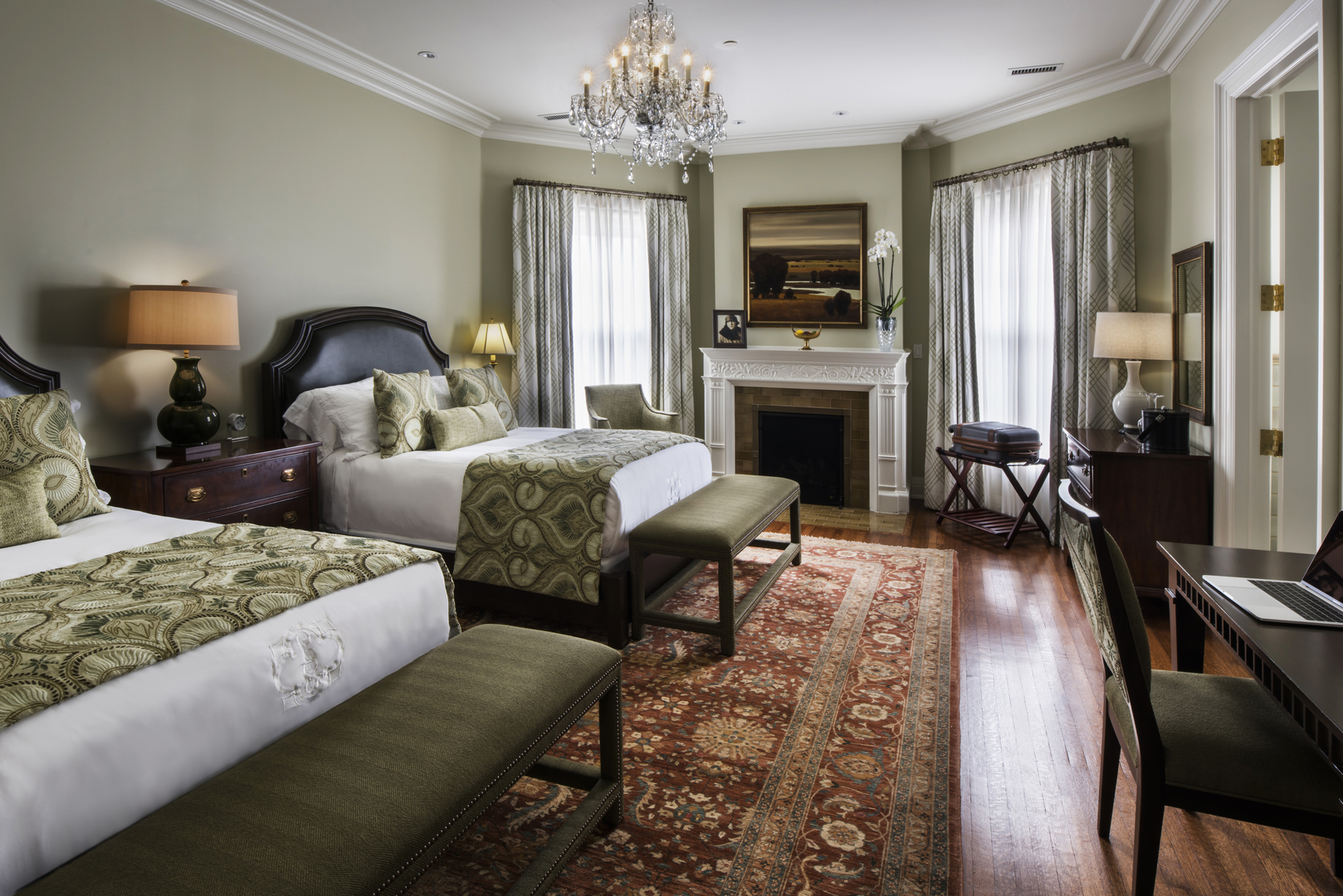 1622 Forest Place Evanston, IL 60201 - Photo 25 of 47 a living room with furniture fireplace and flat screen tv