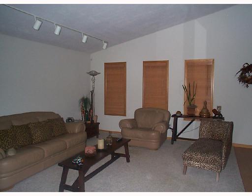69 B Frew Mill Road New Castle, PA 16101 - Photo 3 of 8 Living Room.