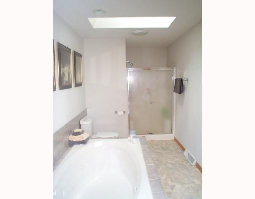 69 B Frew Mill Road New Castle, PA 16101 - Photo 5 of 8 Master Bath/Spa.