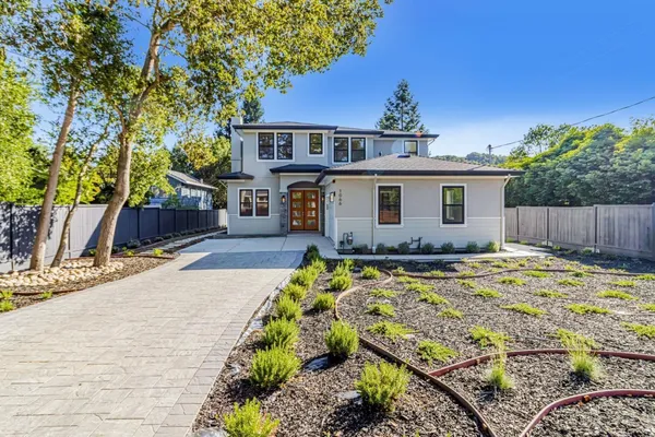 a view of a house with entertaining space