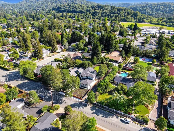 $2,790,000 | 1066 Larch Avenue, Moraga, CA 94556