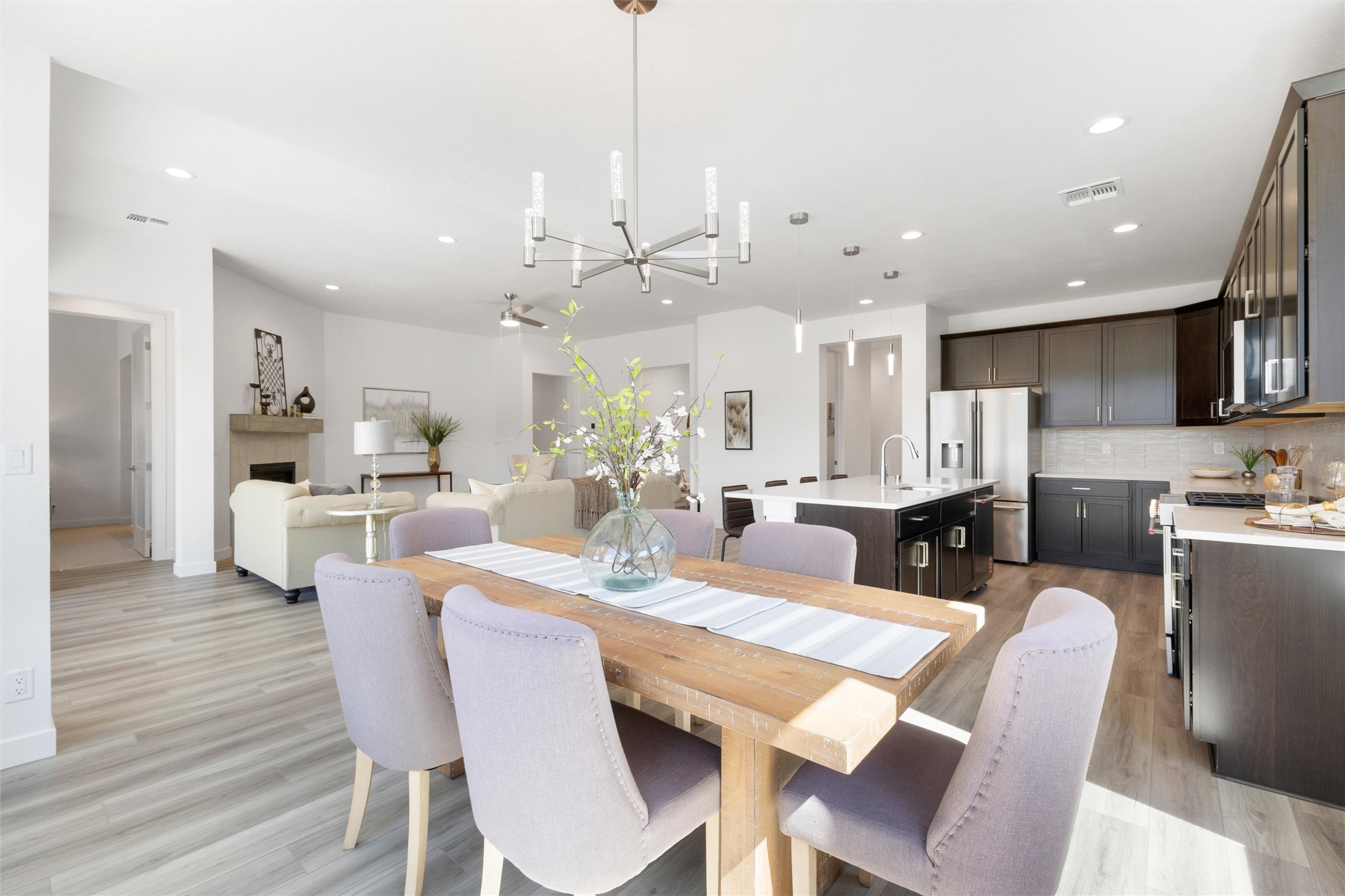 64 Cadena Loop White Rock, NM 87547 - Photo 7 of 39