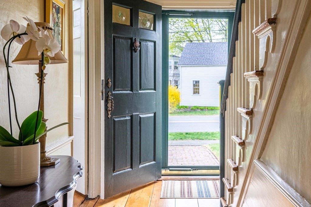 16 Middle Street Hingham, MA 02043 - Photo 2 of 29