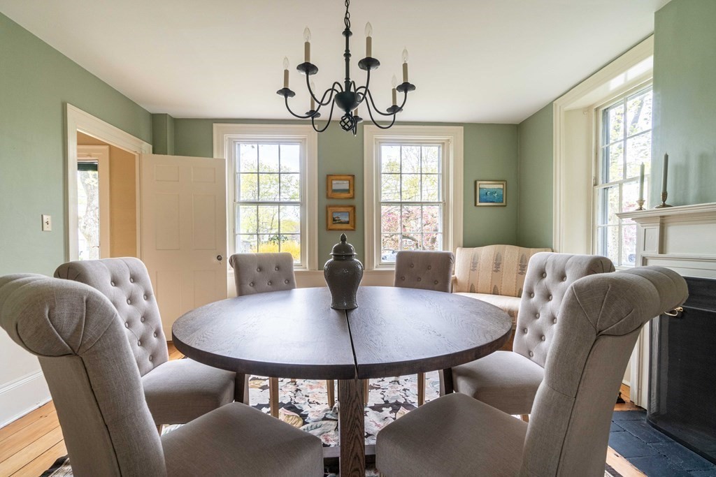 16 Middle Street Hingham, MA 02043 - Photo 4 of 29