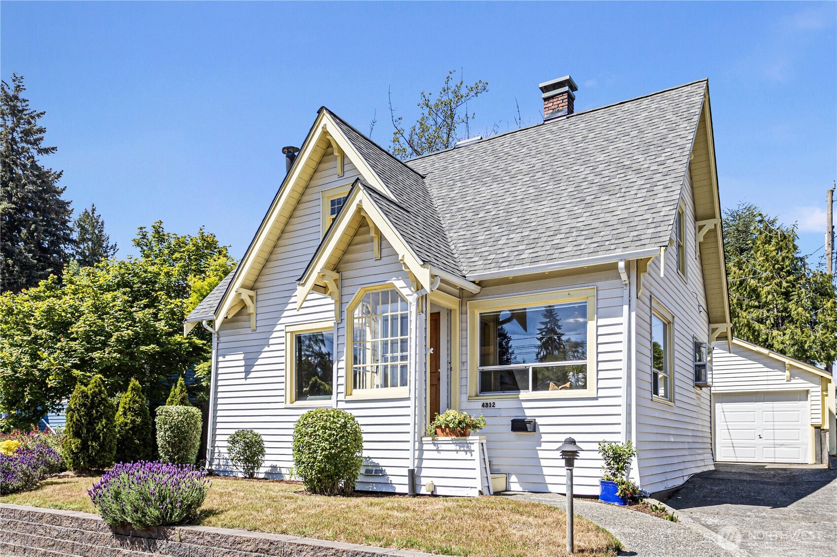 4812 Southwest Stevens Street Seattle, WA 98116 - Photo 3 of 28