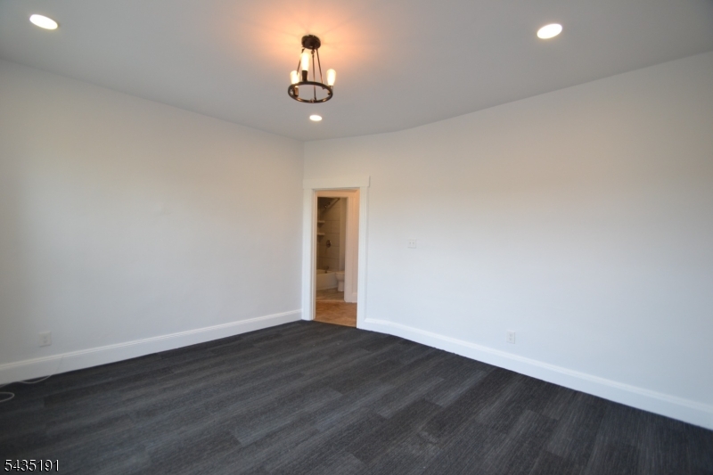 21 Walnut Street Clifton, NJ 07013 - Photo 6 of 11