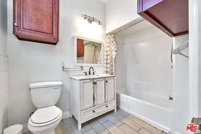 $895,000 | 1147 South Mariposa Avenue, Los Angeles, CA 90006