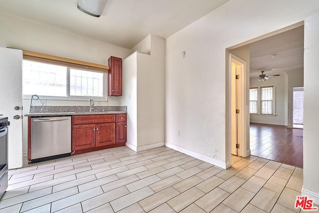 $895,000 | 1147 South Mariposa Avenue, Los Angeles, CA 90006