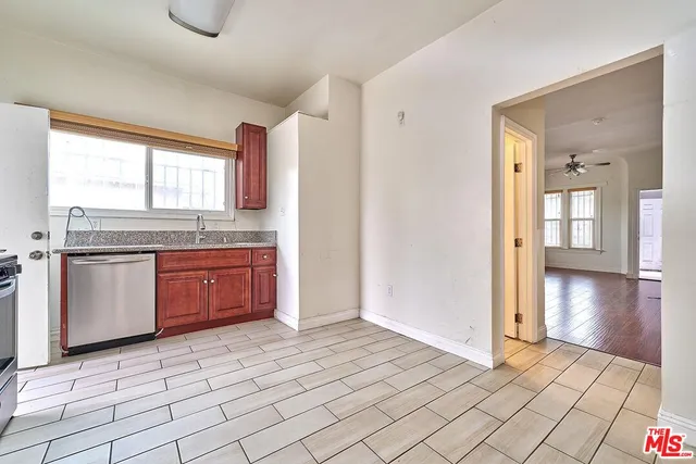 $895,000 | 1147 South Mariposa Avenue, Los Angeles, CA 90006