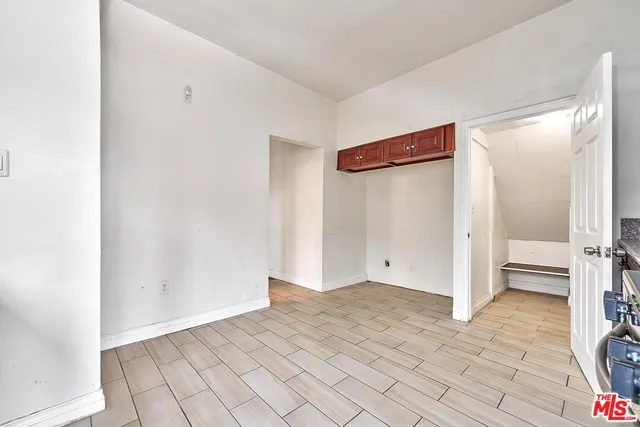 $895,000 | 1147 South Mariposa Avenue, Los Angeles, CA 90006