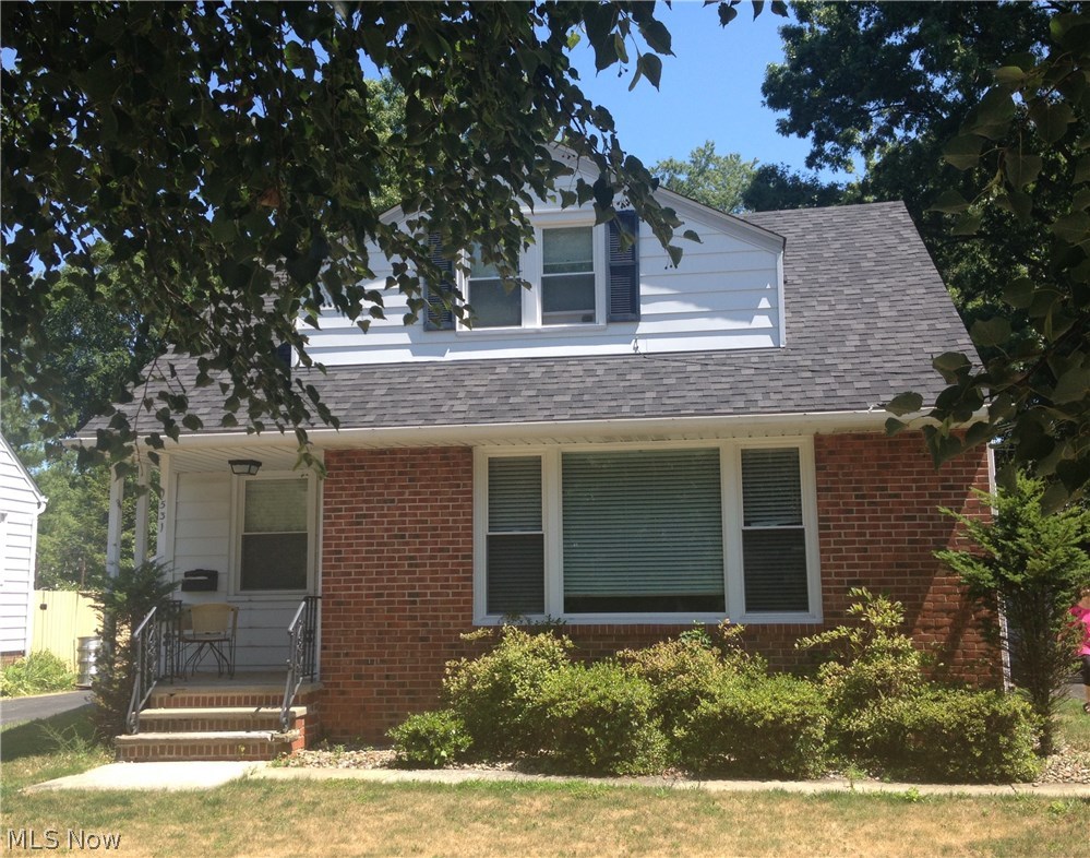 1531 Commodore Road Cleveland, OH 44124 - Photo 1 of 7