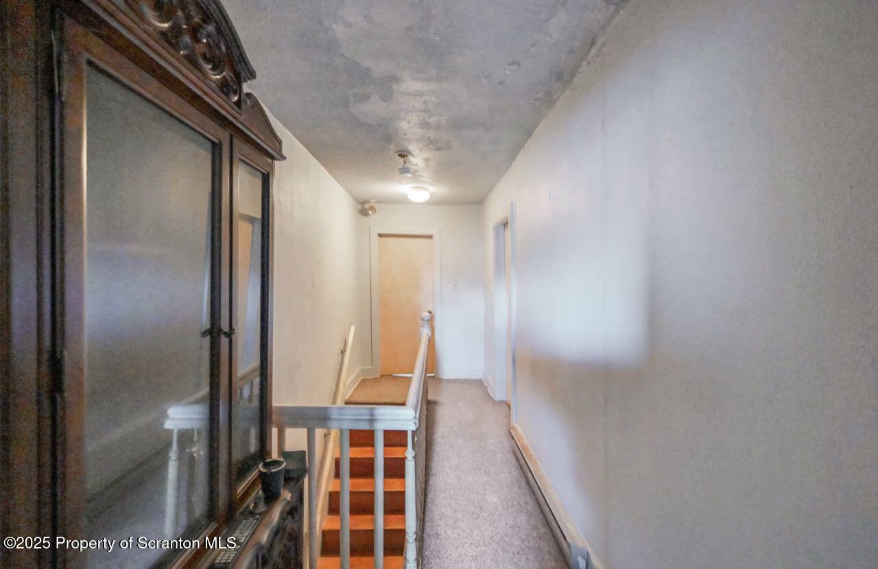 516 Harrison Avenue Scranton, PA 18510 - Photo 52 of 74 a view of hallway