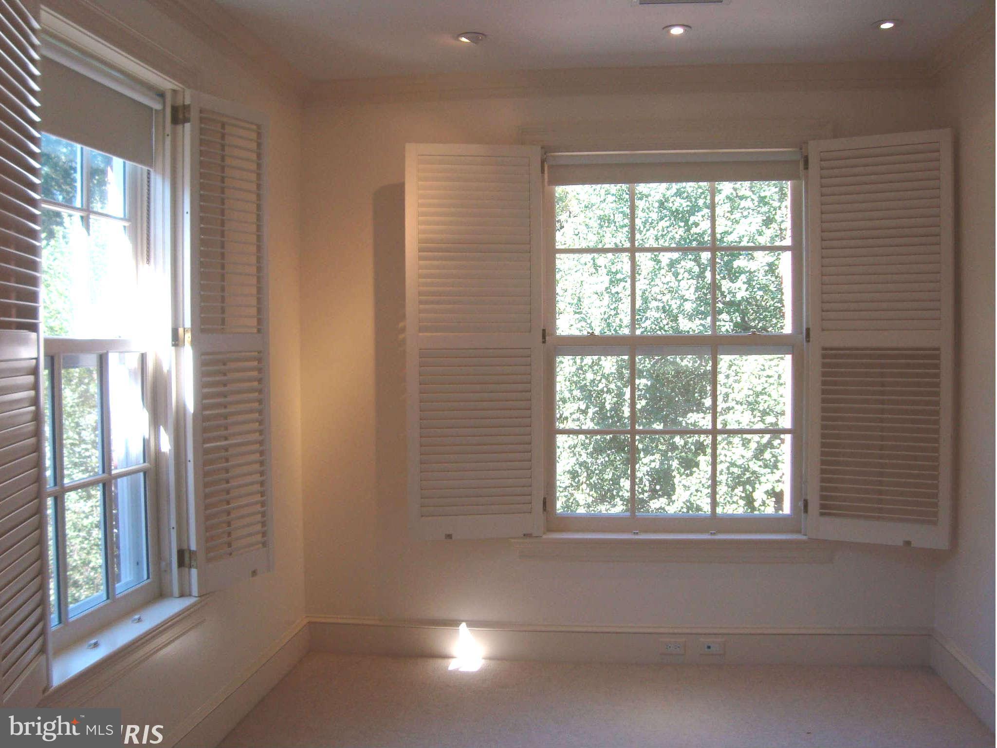 3114 Q Street Northwest Washington, DC 20007 - Photo 20 of 28 Bedroom
