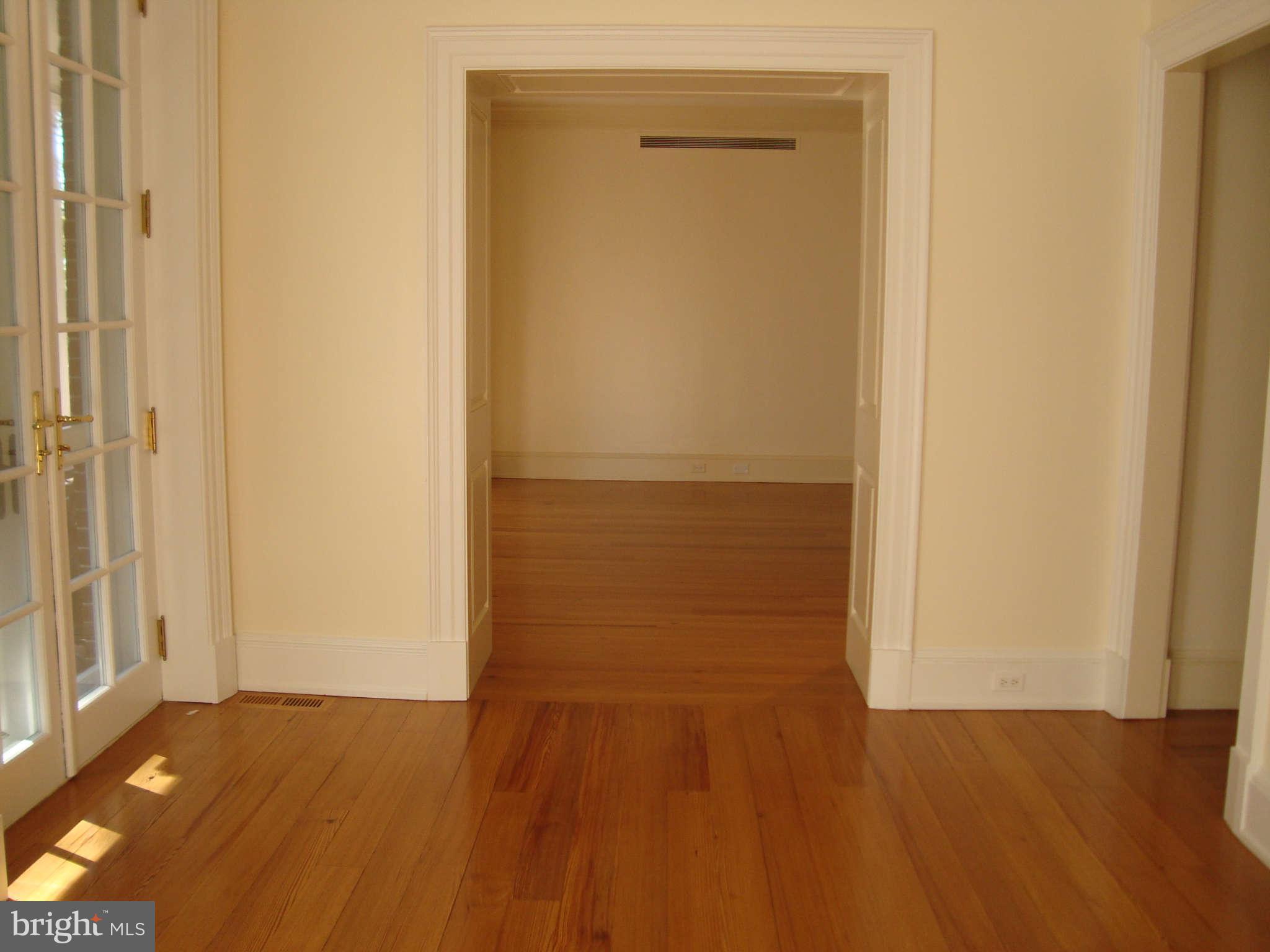 3114 Q Street Northwest Washington, DC 20007 - Photo 5 of 28 Interior (General)