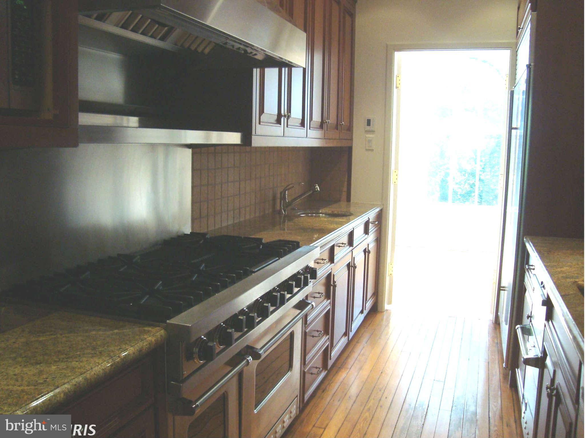 3114 Q Street Northwest Washington, DC 20007 - Photo 7 of 28 Kitchen