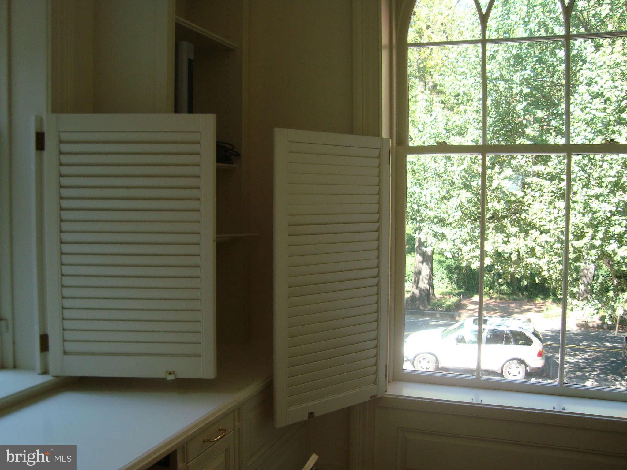 3114 Q Street Northwest Washington, DC 20007 - Photo 9 of 28 Interior (General)